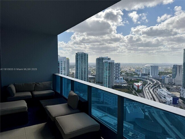 Building Photo - 200 Biscayne Blvd Way
