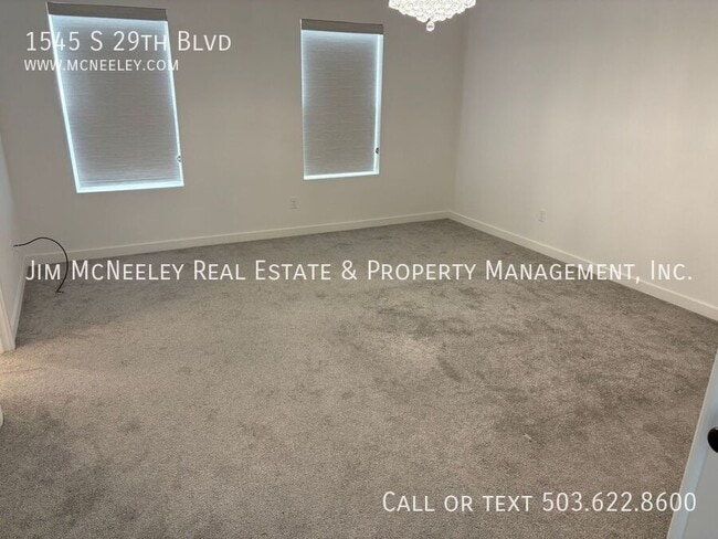 Building Photo - 1545 S 29th Blvd