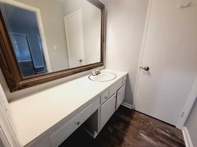 Building Photo - 3106 Point Clear Dr