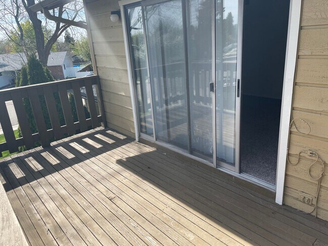 Building Photo - Amity