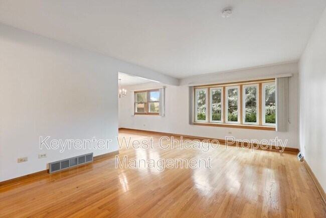 Building Photo - 4201 Prairie Ave