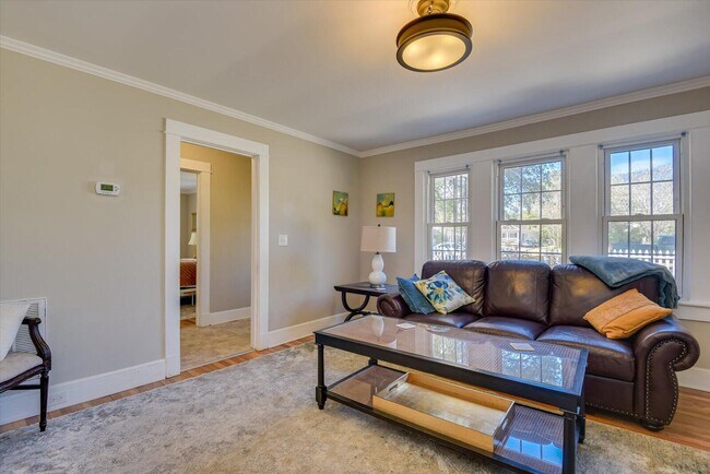 Building Photo - 126 Horry St SE