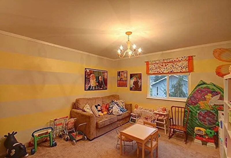 Building Photo - 3218 F Ave