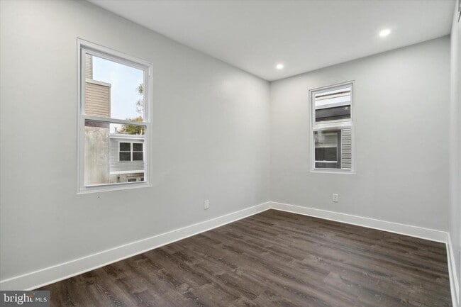 Building Photo - 2358 E York St