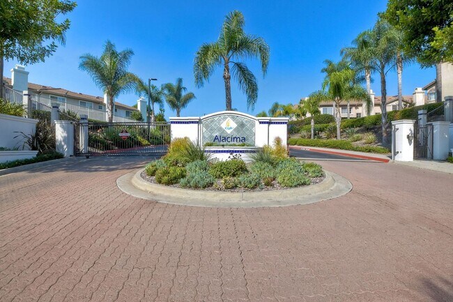 Building Photo - 3Bed/2.5Bath in Alacima Community~ Los Alamos