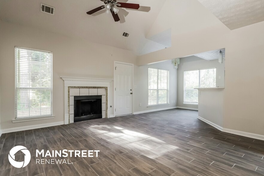 Building Photo - 242 Fairview Point