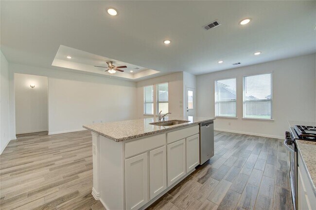 Building Photo - 31331 Horseshoe Meadow Bend Ln