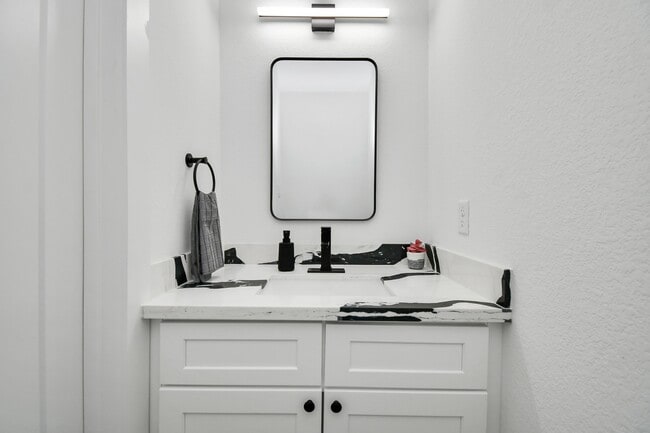 Building Photo - 7129 Sidney St