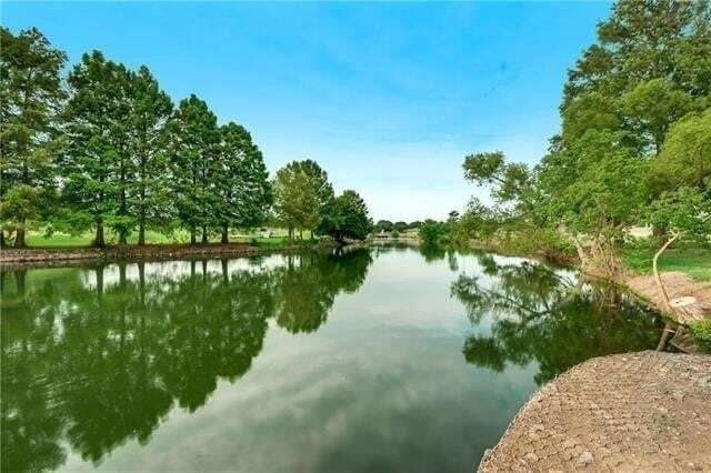 Building Photo - 9805 Walnut St