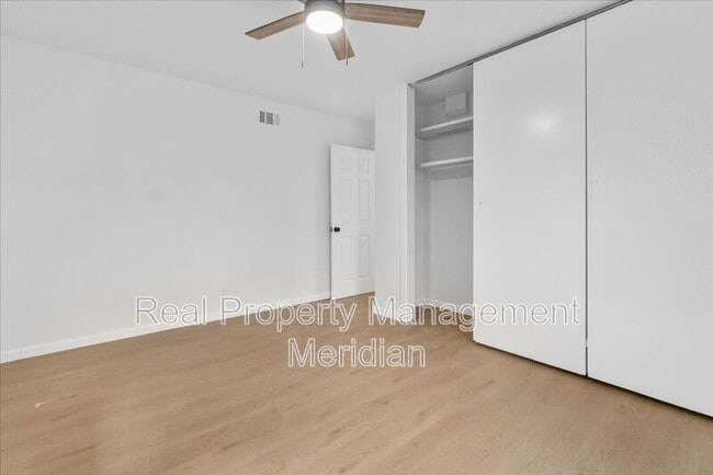 Building Photo - 2424 Cloverdale St