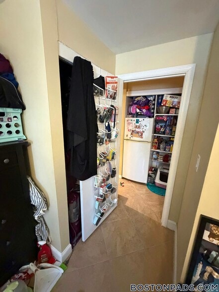 Building Photo - 1 Colonial Dr