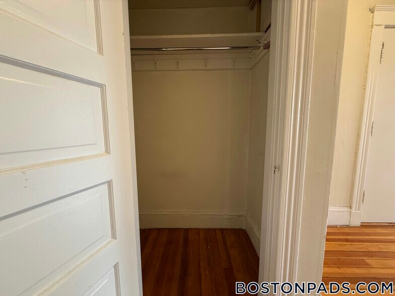 Building Photo - 1375 Commonwealth Ave