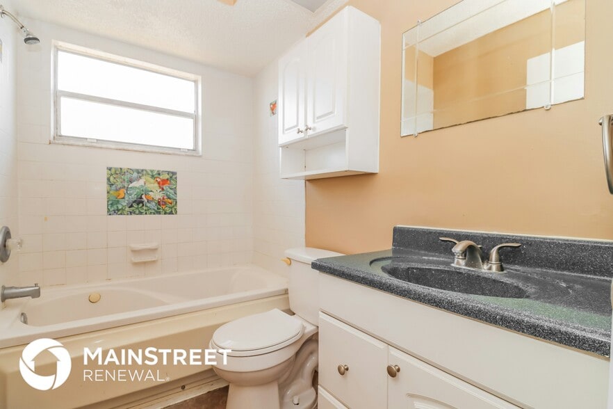 Building Photo - 11082 Lightwood St