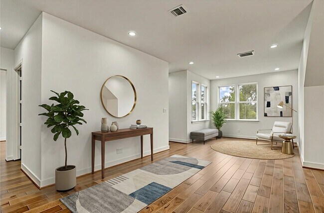 Building Photo - 6814 Hartland St