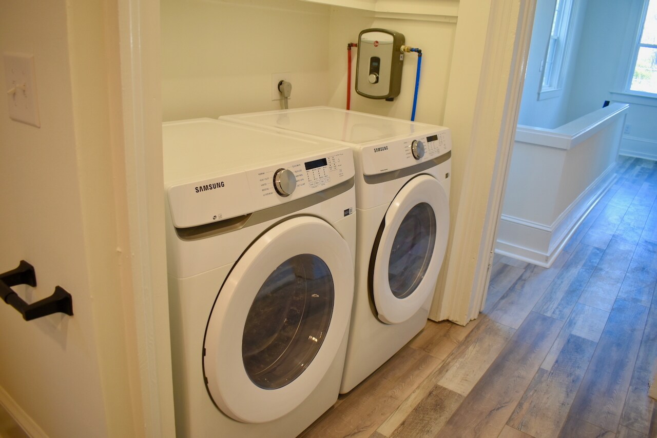 Building Photo - 414 Queen St