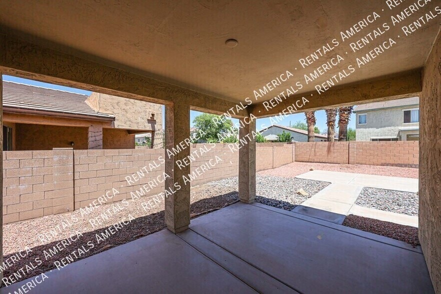 Building Photo - 876 E Riviera Pl