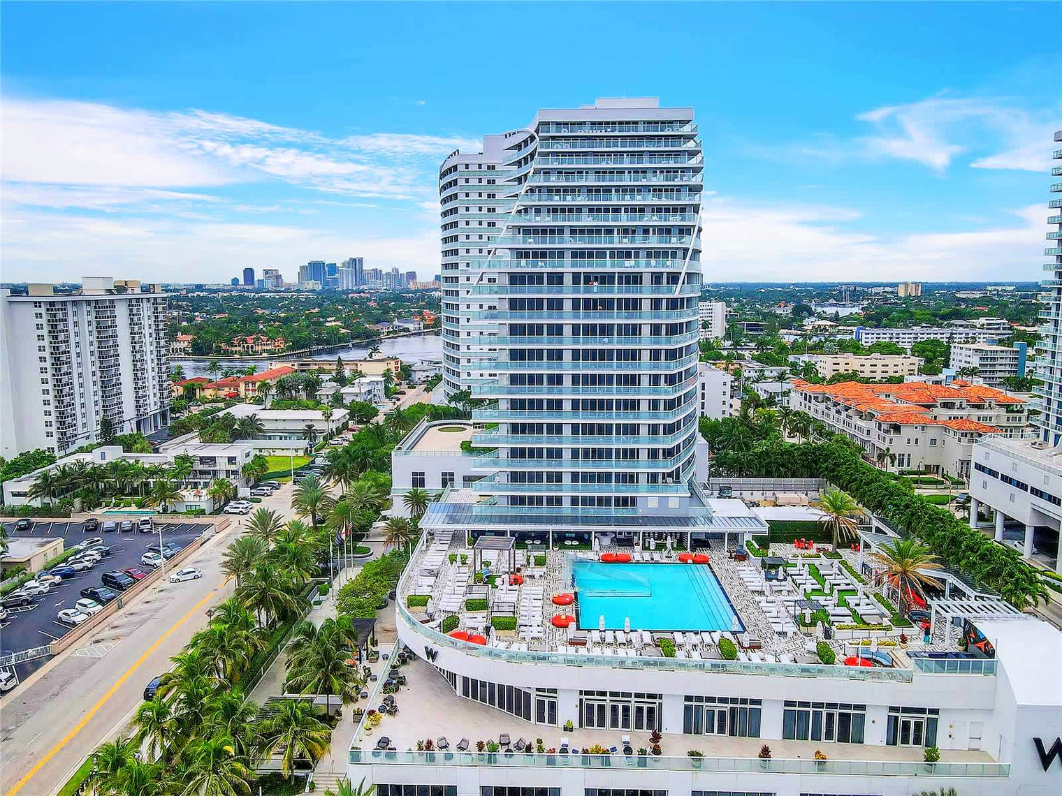 Building Photo - 3101 Bayshore Dr