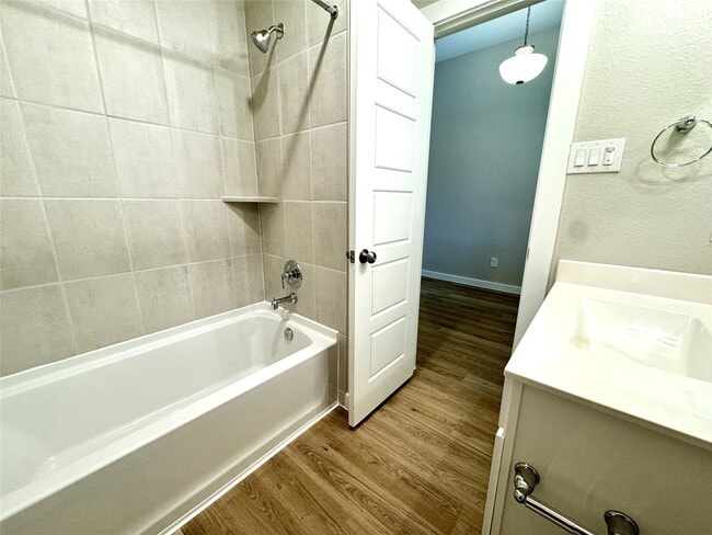 Building Photo - 8615 Jetty Glen Dr