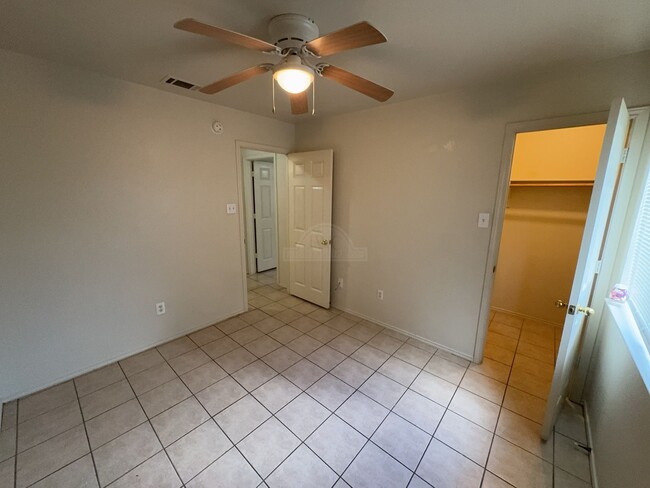 Building Photo - 1604 Grey Fox Trail