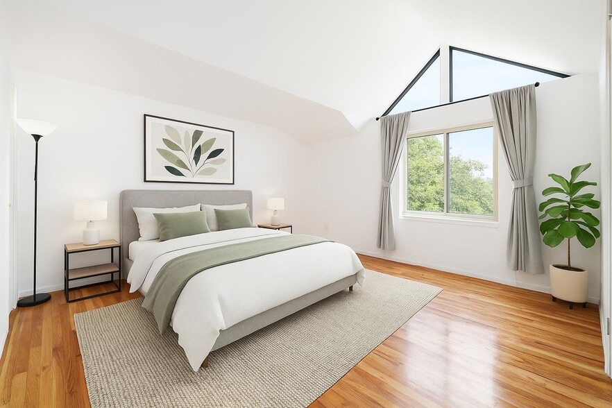 Building Photo - 743 10th St