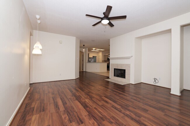 Building Photo - 7 N Regan Mead Cir