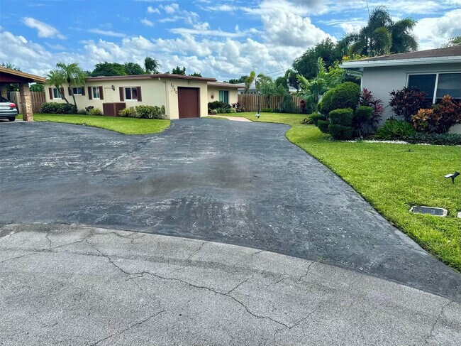 Building Photo - 1780 NW 39th Pl