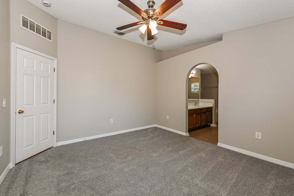 Building Photo - 9341 Thunderbolt Dr