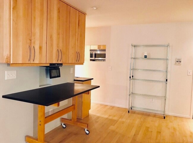 Building Photo - 1531 Packard St