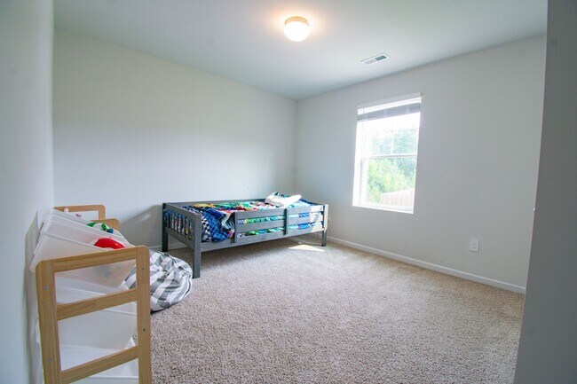 Building Photo - 342 Ledgebrook Ln
