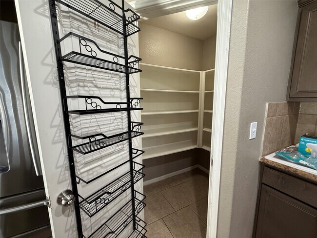 Building Photo - 5 Indian Palms Dr