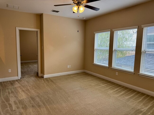 Building Photo - 517 Whittmen Ave