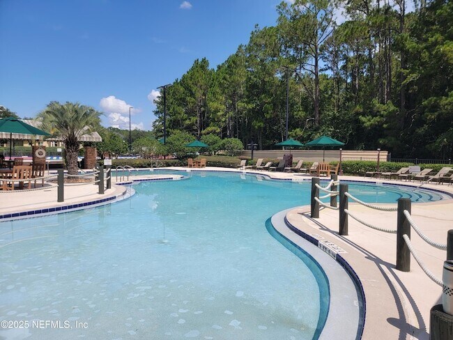 Building Photo - 955 Registry Blvd