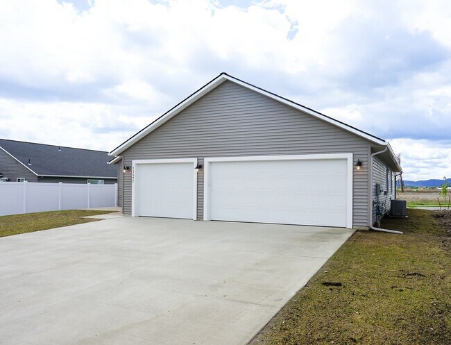Building Photo - Newly built home with 3 car garage