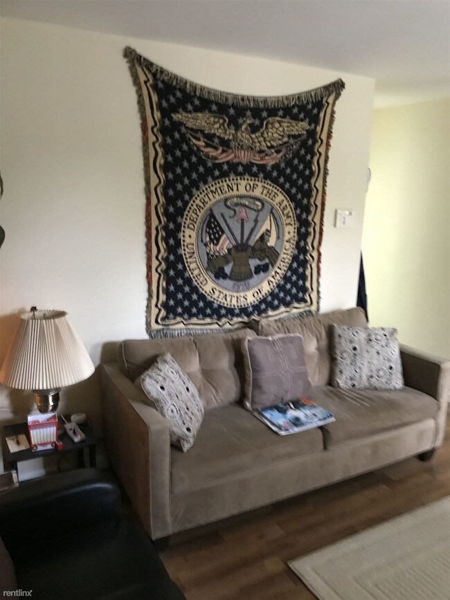 Building Photo - 2 br, 1 bath Duplex - 10118 Camshire Ct