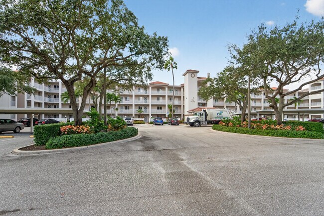 Building Photo - 14095 Royal Vista Dr