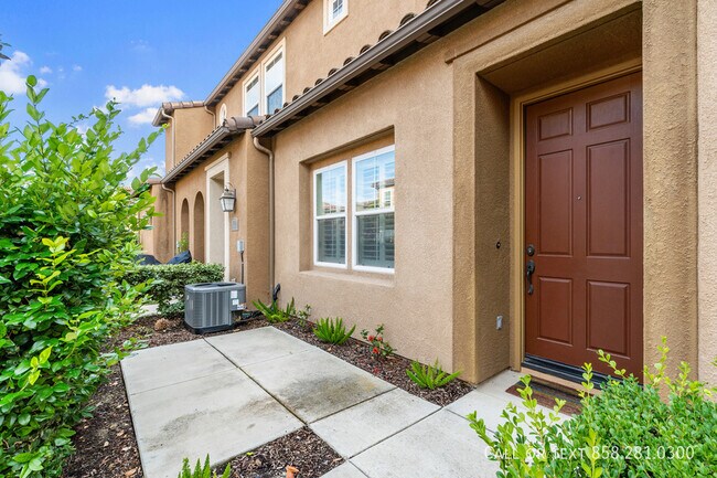 Building Photo - 17010 Calle Trevino
