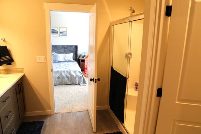 Building Photo - Short Term Leases! Furnished, Low Maintenance, Sweeping Views