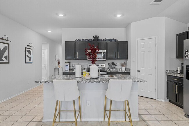 Building Photo - 9705 Kensley Rose Dr