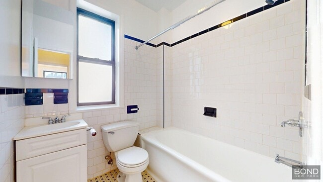 Building Photo - 55 W 55th St