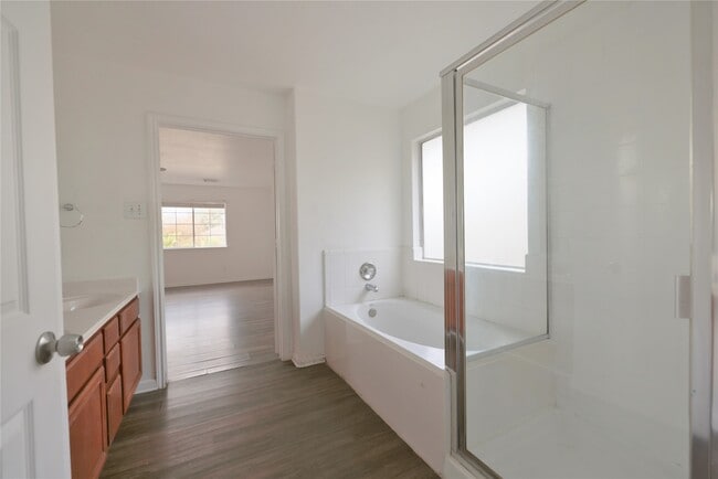 Building Photo - 3802 Harris Mill Dr