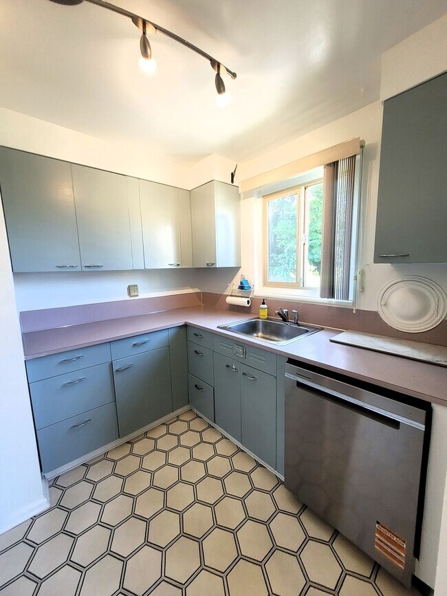 Building Photo - Spacious 2 Bedroom Condo in Downtown Bellingham - Forest St