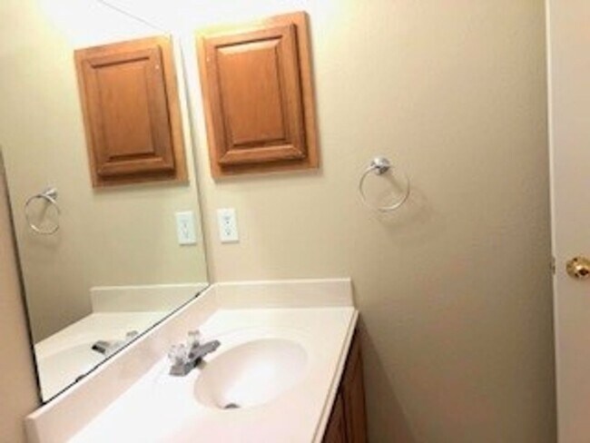 Building Photo - Charming 3-Bedroom Home with Open Floor Plan & Great Community Amenities!