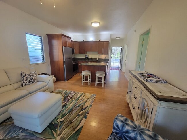 Building Photo - Turned key Fully Furnished Condo