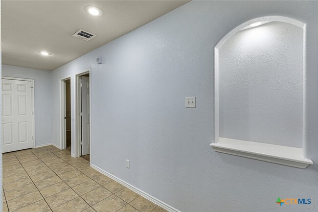 Building Photo - 5209 Ranch Meadow St