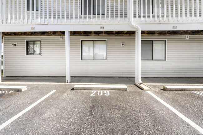 Building Photo - 25925 Canal Rd