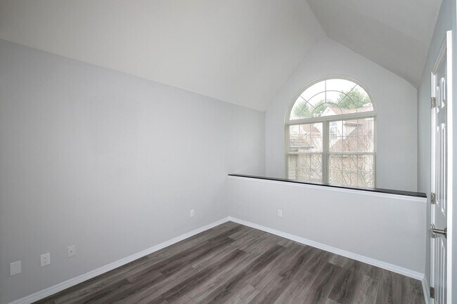 Building Photo - 59 Pinnacle Dr