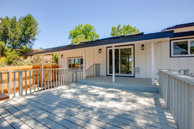 Building Photo - 1162 Pebble Springs Ln