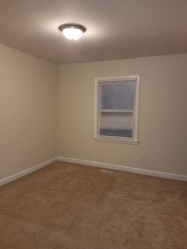 Building Photo - 3341 Golden Oaks Ln