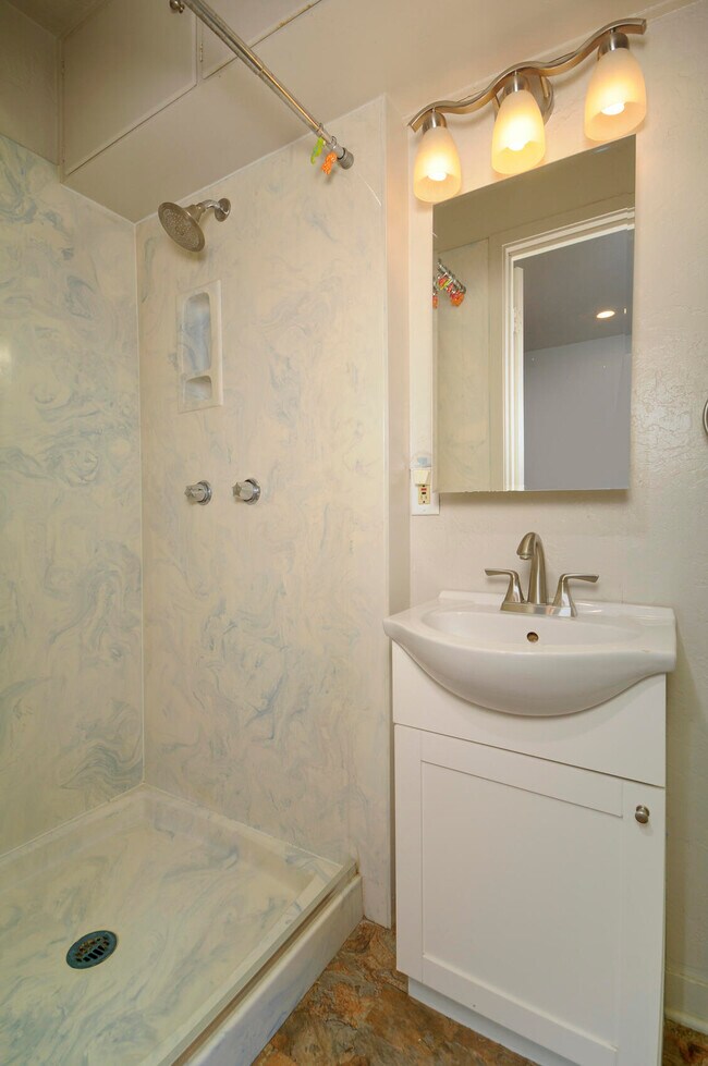 Building Photo - 3521 Smith Ave SE