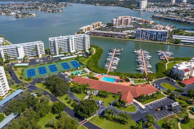 Building Photo - 7882 Sailboat Key Blvd S